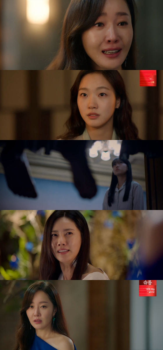 In the TVN weekend drama Little Women, which was broadcast on the 9th day afternoon, the last appearance of Won Sang-a (Uhm Ji-won) was drawn.Won Sang-ah kidnapped Jin Hwa-young (Chu Ja-hyun) and tied him to the underground greenhouse.Jin Hwa-yeong said that when Mother died, Won Sang-ah said that his sadness was not important at all, saying, The living person should live. He said, Did not you know that the living person could be dead?This was linked to the ambassador that Won Sang-ah spit out after arriving to Oinju.Won Sang-a said that the sprinkler was filled with hydrochloric acid instead of water, and that Jin Hwa-young, who was tied to the chair, would die first and five minutes later, even Oinju would feel the pain of burning his lungs.Won Sang-a smiled, I would be patient to see you struggle painfully, because Ive been dead for a long time anyway.Oh In-ju said, I know. When you died. Oh In-ju said that it was the starting point of a series of Murder.I was killed by my mother. Oh In-ju added that the Murder scene, which was decorated by Won Sang-a, had been reproduced so far, but in fact it was the heart of a young daughter who wanted to return to the short moment before Mothers death.Won Sang-a finally admitted to the truth, saying, My mother is bad. I just wanted my mother to come back.Mother, who fell back after she accidentally pushed her, was fatally injured by hitting the corner of her desk, and Mother pretended to make extreme choices to protect her daughter after sending her back to her room, and it was revealed that she hid her sadness by wearing pretty clothes and shoes.Won Sang-ah started the sprinkler, but Oh In-ju used his base to save Jin Hwa-yeong.Later, the memoirs of the original line revealed the secrets of the shinranhoe and the blue orchids; the original line said in the memoir, The operation was successful.But there was no way to return, he said. We should not go back alive because the CIA did not get rid of the minority people with their own hands after raising them as spies. In fact, Eom Gi-sun said, Maybe my country sold our lives because the state had already received money from the United States in exchange for this operation.For more than a week, the troops of the Umgi Sun, who had been in Jungle, headed for Jungle, rather feeling that they would not be able to pass tonight.Eom Gi-seon later found a blue orchid on a tree that had climbed from its leech.At that moment I saw the exact future, we return with this orchid, and we will not die, said Eom. We go back and continue the war and win forever.Because I am not afraid of death. This eventually informed me that the troops of the Umgi Sun, the jungranhoe, were already Phantom who died there.The story of the meeting, which became a monster that ended up being Phantom too early, gave viewers a good fortune.