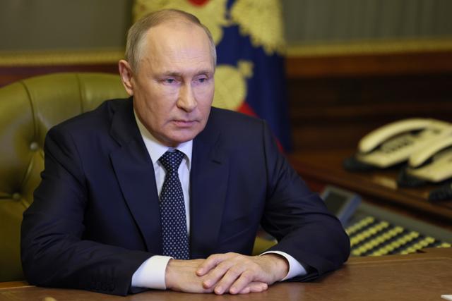 블라디미르 푸틴 러시아 대통령이 러시아 상트페테르부르크에서 러시아 국가안보회의를 주재하고 있다. AP 연합뉴스