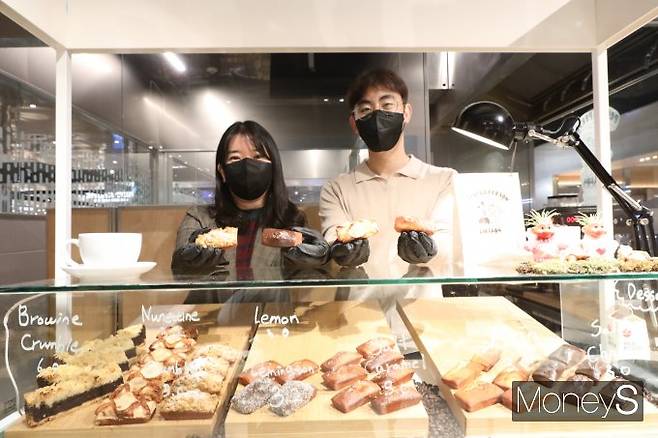 롯데백화점 광주점 지하 1층 푸드에비뉴에서는 광주 동명동 디저트 맛집으로 유명한 '피플펄슨' 팝업스토어 행사를 10월 말까지 진행한다/사진=롯데백화점 홍보 3팀 제공.