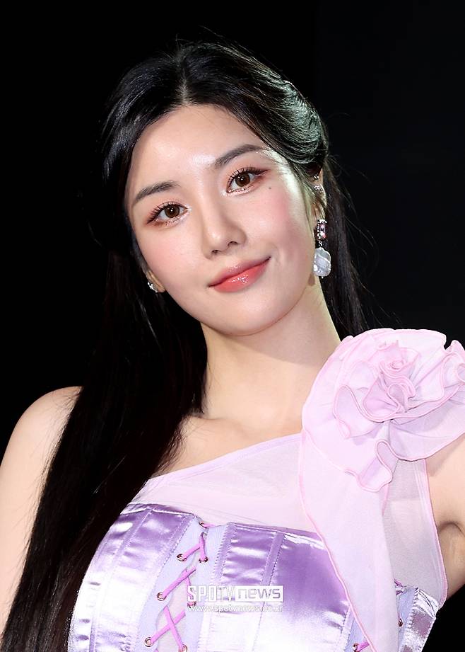 권은비 "르세라핌 김채원, 컴백 티저 보고 '역대급 예쁘다'고 칭찬"