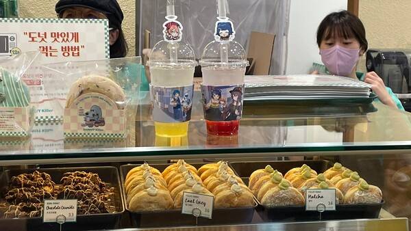 - 음료는 레몬에이드와 딸기에이드 2종이다