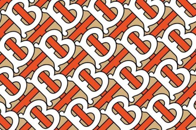 버버리 TB 모노그램. 버버리 창립자 토마스 버버리(Thomas Burberry)의 이니셜인 T와 B를 패턴화 했다. 2018년엔 영입한 지방시 출신인 리카르도 티시(Riccardo Tisci)는 부임한 지 5개월 만에 가장 먼저 하우스의 클래식한 로고와 모노그램 패턴을 확 바꿔버렸다. [연합]