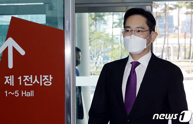 이재용 삼성전자 부회장이 17일 경기도 고양시 킨텍스에서 열린 2022 국제기능올림픽 특별대회 폐막식에 참석하고 있다. (공동취재) 2022.10.17/뉴스1 ⓒ News1 이승배 기자