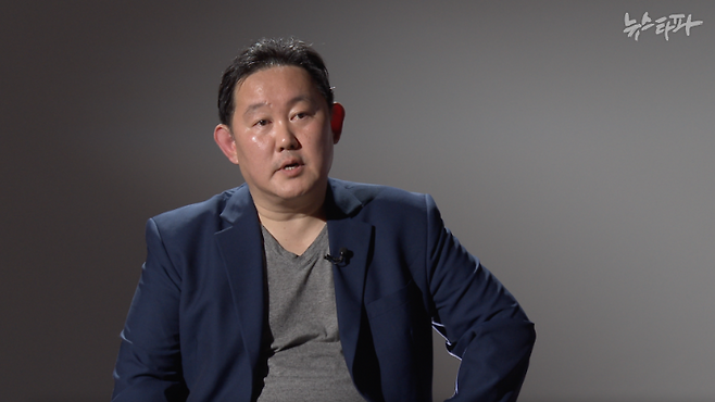 뉴스타파를 통해 처음으로 신분을 드러낸 죄수 K 김희석 씨. 김 씨는 검찰이 묻은 한 뇌물 사건에 대해 증언하기 위해 출소 한 달만인 지난 4일 뉴스타파를 찾았다.&nbsp;