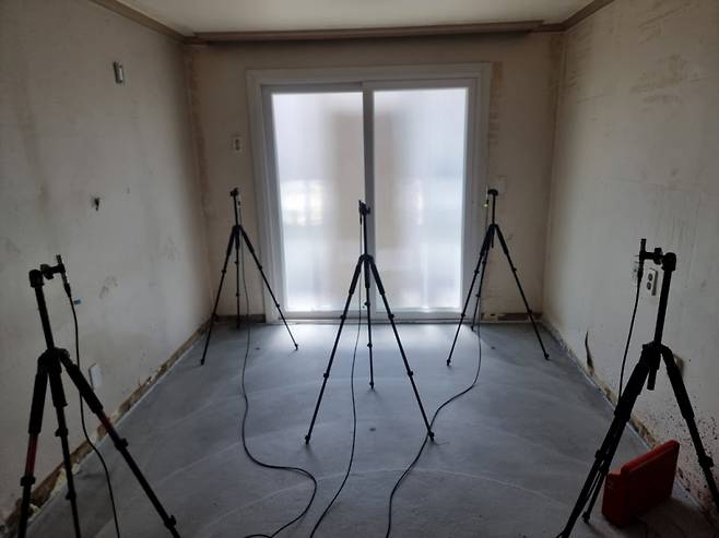 대우건설이 개발한 스마트 3중 바닥구조 실험 현장. 80년대 지어진 노후 아파트 단지 기존 슬래브를 제거하고 새로 설치해 소음저감 효과를 인정받았다. /사진제공=대우건설