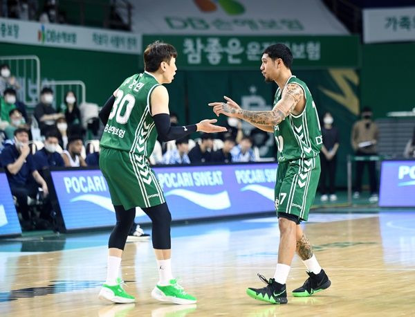 DB 선수단 / 사진=KBL 제공