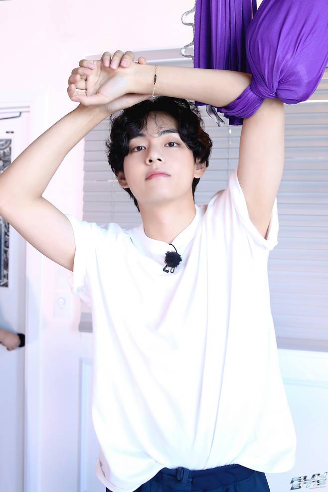 방탄소년단 뷔, 모든 순간이 인생샷..'감동 피지컬'