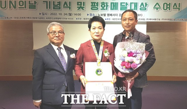 황혜숙 부의장은 “70여년 전, 목숨 바쳐 이 땅을 지켜주신 유엔 참전용사들의 희생에 대한민국 국민들의 존경과 감사는 변함없이 이어질 것”이라면서 자유와 평화를 위해 목숨 바친 호국영웅을 기리며 숭고한 사명에 막중한 책임감을 가져야 한다고 전했다. / 정읍시의회 제공