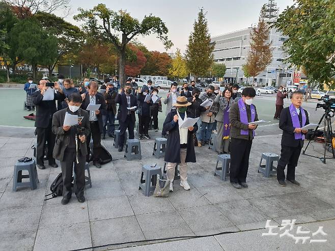 여순민중항쟁 74돌 얼이음 기림예배 참석자들. 고영호 기자