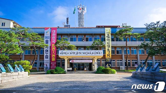 금산군이 3년 연속 ‘지방채무 0’을 기록하고 있다. (사진은 금산군 청사 전경)