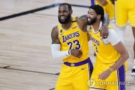 레이커스, 농구팀 맞아? 3점슛 성공률이 22.3%...웨스트브룩 빼도 져