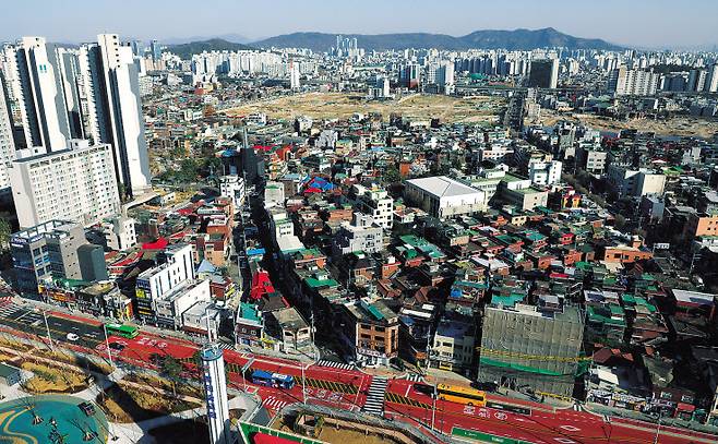 공공재개발 사업을 추진 중인 서울 성북구 장위8구역 일대 모습. [연합]