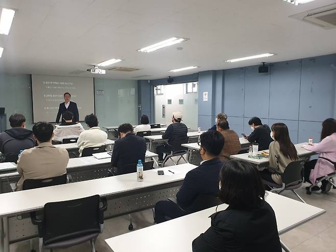 대구보건대학교가 입주기업 역량강화 교육의 일환으로 스타트업 마케팅과 시장진입 전략 특강을 실시하고 있다.  *재판매 및 DB 금지