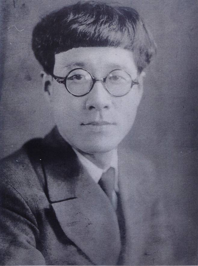 박태원은 커피와 홍차, 코코아를 즐겼다. 하지만 1920년대 등장한 신종 음료 칼피스는 '외설적인 색채'가 싫다면서 꺼렸다. 대표작 '소설가 구보씨의 일일'에도 경성역 티룸에서 칼피스를 권하자 극구 사양하는 장면이 나온다.