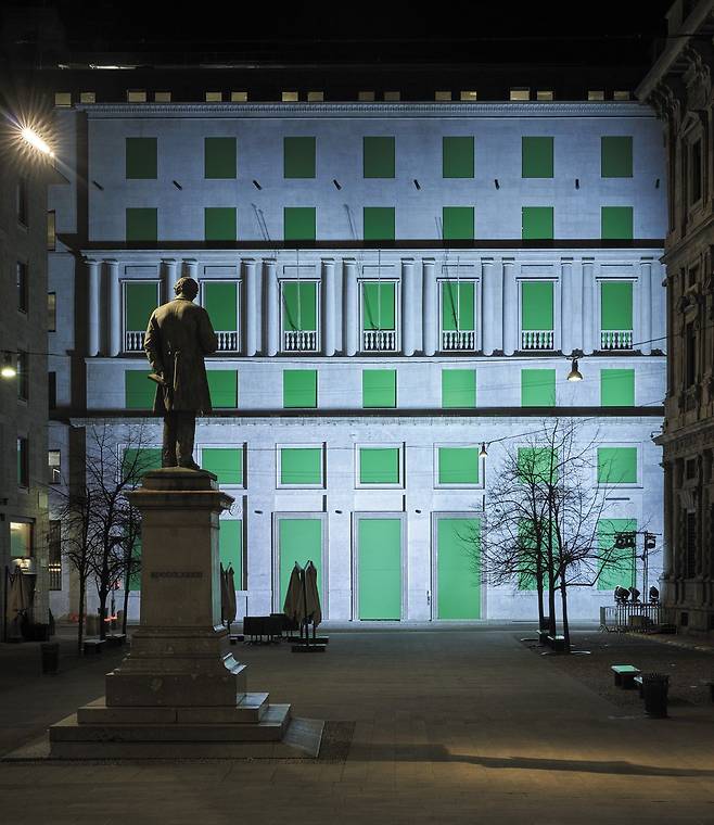 새로운 크리에이티브 디렉터 마티유 블라지의 첫번째 컬렉션인 WINTER 2022 컬렉션 패션쇼가 열렸던 ‘팔라쪼 산 페델레(Palazzo San Fedele)’. 앞으로 보테가 베네타 밀란 본사로 활용될 예정이다.