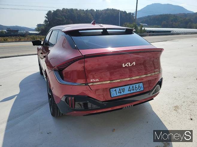 'EV6 GT'는 역동적인 주행능력을 갖춘 전기차다. /사진=김창성 기자