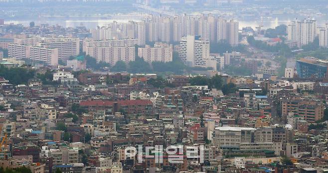 서울 남산에서 바라본 빌라촌의 모습.(사진=뉴스1)