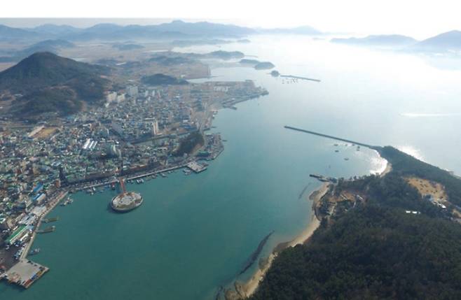 고흥 녹동항 전경. 전라남도 제공