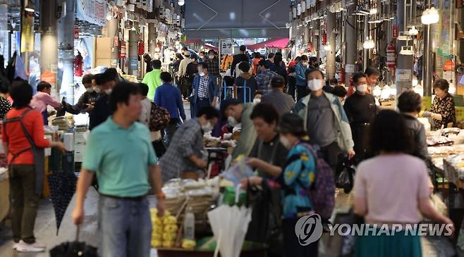 서울의 한 전통시장 [연합뉴스 자료사진]