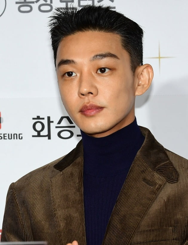 Actor Yoo Ah-in and broadcaster Kim Young-chul explained about Itaewon True that the crowd was crowded with the appearance of True. The claim was not true.Bitterness was added to the secondary damage, which was accompanied by incitement and fabrication.A massive crushing accident occurred in the area of Itaewon-dong, Yongsan-gu, Seoul, on the night of the 29th of last month, with 156 people dead and 157 injured.There is no seriousness in life, but the collective sorrow of young people adds depth to the sadness of the people. It is also the reason for the national mourning period.This time, a certain celebrity was blamed for the accident.Yoo Ah-in is on the chopping block. Yoo Ah-in resides in the Itaewon area. Rumors that people came out to see Yoo Ah-ins appearance.Yoo Ah-in is irrelevant to Itaewon True, said UAA, a subsidiary of the company.Kim Young-chul also claimed to have been in Itaewon on the same day.Kim Young-chul, who left before the accident, had to deal with the speculation.The whole nation was saddened by Itaewon True. Witch hunting began before the Memorial was over. The death of young people is focused on primary and stimulating issues rather than mourning feelings.The desire to share sorrow with the bereaved families has been tarnished by misleading.The New York Times quoted Millard Hagani, a professor at the University of New South Wales in Australia, as saying, It was definitely avoidable.Police and related authorities should have been aware that this alley is a dangerous bottleneck area, he said. But neither the police, the city of Seoul, nor the central government have established a crowd management plan for the area.The government is currently focusing on identifying the Itaewon True facts. If the causes and faults of those responsible are revealed, the government plans to proceed with institutional supplementation. It is a process to identify the clear cause.However, someone has already confounded a certain person as a sinner, causing confusion.The national mourning period will last until Aug. 5. The term national mourning period means that the nation and its people will put aside criticism and conflicts of interest for a while and commemorate the dead.There should also be no secondary damage.