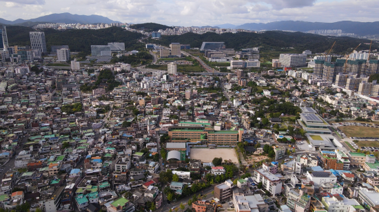 울산 B04 재개발 구역인 중구 교동 190-4번지 일대 전경.