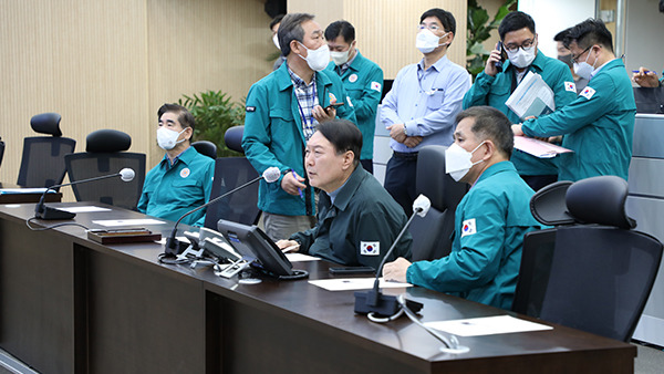 핼러윈 인명사고 긴급상황점검회의에서 윤석열 대통령 [대통령실 제공]