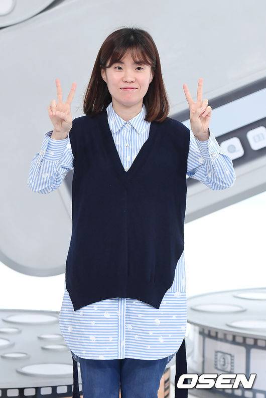 [OSEN=곽영래 기자] SKY예능 '영화보장' 현장공개 행사가 11일 오전 고양시 일산 빛마루 방송지원센터에서 진행됐다.박지선이 포토타임을 갖고 있다./youngrae@osen.co.kr