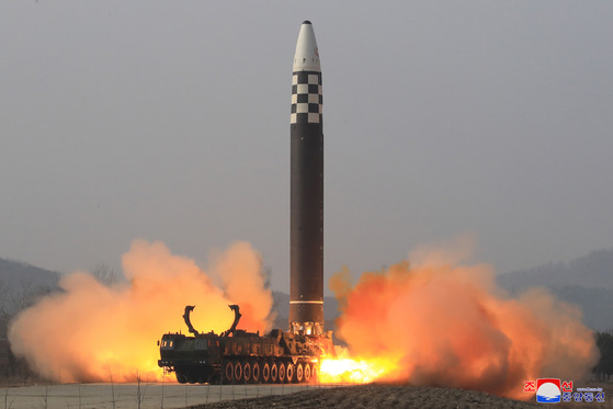 A Hwasong-17 intercontinental ballistic missile (ICBM) is launched from Pyongyang International Airport on Thursday, in a photo released by North Korea's official Korean Central News Agency (KCNA) on March 18. [YONHAP]