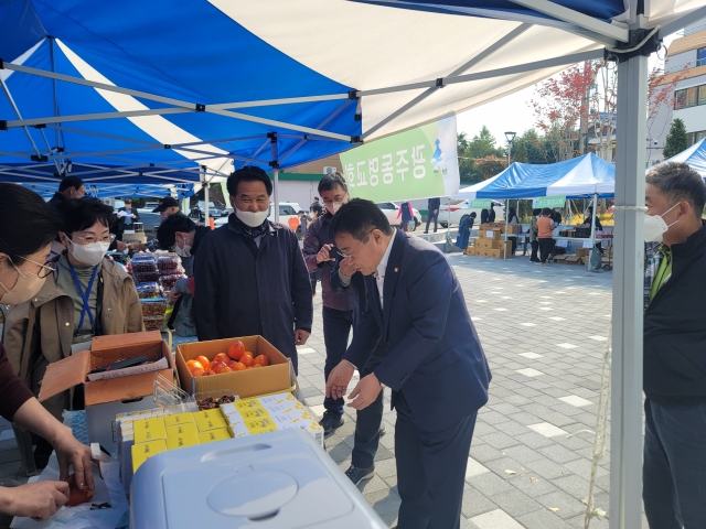 지난달 29일 전남 광주동명교회에서 열린 일일장터 모습. 요셉의창고 제공