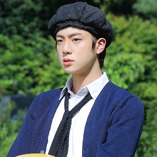 "진, 방탄소년단 솔로 활동 중 가장 인상적"..음악평론가들 'The Astronaut' 극찬