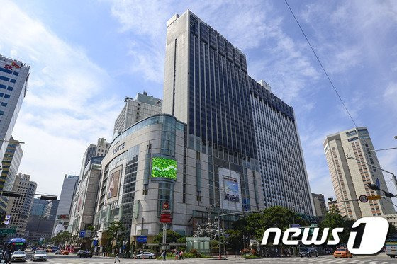 서울 소공동 롯데백화점과 롯데호텔 전경/뉴스1 ⓒ News1