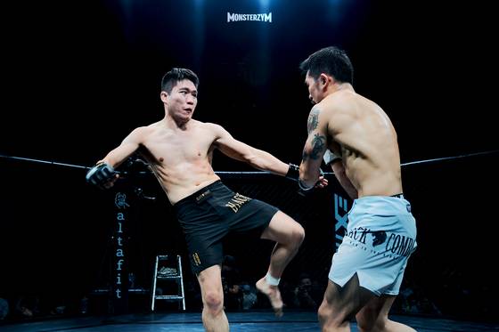 명경기를 펼친 김성재(왼쪽)와 김동규.(사진=몬스터짐)