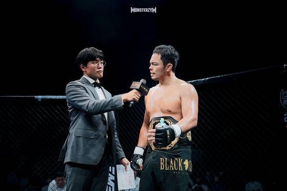 양해준(오른쪽)이 다음 상대로 김동현을 지목했다.(사진=몬스터짐)
