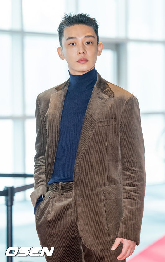 Actor Yoo Ah-in burst into tears.Yoo Ah-in posted a heartfelt message on the morning of March 3, saying, Its hard to take a step when Im trying to walk my steps. It expresses shock and sadness about the recent Itaewon True.In Itaewon-dong, Yongsan-gu, Seoul, tens of thousands of people gathered ahead of the Irish Wolfhound on the 29th of last month, and a massive crushing accident occurred in a sloping narrow alleyway.According to the Central Disaster and Safety Countermeasure Headquarters, the death toll from the accident alone reached 156 by the 3rd.Yoo Ah-in was not in Korea on the day of True, but he was summoned to a malicious rumor related to True.Yoo Ah-in was claimed to be the cause of the accident while Itaewon celebrity was mentioned as the cause of the accident. In an absurd claim, the agency had to announce the official position that Yoo Ah-in was not in Korea on the day of True.Yoo Ah-in said, I do not know who is more wrong. The screens that do not turn off because they use the life that is turned off as a weapon, a shield, a material, a snack, and a stumbling block.It is more noisy than the owner of the wailing. It is sold as big data. Bibo was stained with rumors, which made me even more sad.Going a step further, Yoo Ah-in said, Give me your heart, and asked for enough mourning for the True victims. He said, Things that are sicker and less painful.I hope that the minds can reach where they are most needed now, he said. I hope that the minds Ive worked hard to express can be conveyed to where I need them the most. Its less embarrassing than the light Ive put on in a room without anyone.Some even say, Its refreshing. Its because of the recent malicious rumors and Yoo Ah-ins firm vision of his own world.It is obviously an adventure to reveal Xiao Xin to entertainers whose love and judgment of the public is important. The more social the issue, the more prohibited it is.Because it can affect many people, weight and gaze are focused on a word of star, and trivial expressions and speech are also subject to criticism.Nonetheless, Yoo Ah-in has consistently expressed his own language through SNS. Even in front of the national bibo called Itaewon True, his Xiao Xin does not seem to be shaken.His one-sided release of his own words with the courage to be hated is warmer than any tearful mourning.D.B.