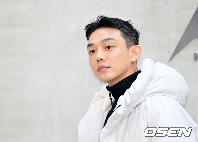 Actor Yoo Ah-in burst into tears.Yoo Ah-in posted a heartfelt message on the morning of March 3, saying, Its hard to take a step when Im trying to walk my steps. It expresses shock and sadness about the recent Itaewon True.In Itaewon-dong, Yongsan-gu, Seoul, tens of thousands of people gathered ahead of the Irish Wolfhound on the 29th of last month, and a massive crushing accident occurred in a sloping narrow alleyway.According to the Central Disaster and Safety Countermeasure Headquarters, the death toll from the accident alone reached 156 by the 3rd.Yoo Ah-in was not in Korea on the day of True, but he was summoned to a malicious rumor related to True.Yoo Ah-in was claimed to be the cause of the accident while Itaewon celebrity was mentioned as the cause of the accident. In an absurd claim, the agency had to announce the official position that Yoo Ah-in was not in Korea on the day of True.Yoo Ah-in said, I do not know who is more wrong. The screens that do not turn off because they use the life that is turned off as a weapon, a shield, a material, a snack, and a stumbling block.It is more noisy than the owner of the wailing. It is sold as big data. Bibo was stained with rumors, which made me even more sad.Going a step further, Yoo Ah-in said, Give me your heart, and asked for enough mourning for the True victims. He said, Things that are sicker and less painful.I hope that the minds can reach where they are most needed now, he said. I hope that the minds Ive worked hard to express can be conveyed to where I need them the most. Its less embarrassing than the light Ive put on in a room without anyone.Some even say, Its refreshing. Its because of the recent malicious rumors and Yoo Ah-ins firm vision of his own world.It is obviously an adventure to reveal Xiao Xin to entertainers whose love and judgment of the public is important. The more social the issue, the more prohibited it is.Because it can affect many people, weight and gaze are focused on a word of star, and trivial expressions and speech are also subject to criticism.Nonetheless, Yoo Ah-in has consistently expressed his own language through SNS. Even in front of the national bibo called Itaewon True, his Xiao Xin does not seem to be shaken.His one-sided release of his own words with the courage to be hated is warmer than any tearful mourning.D.B.