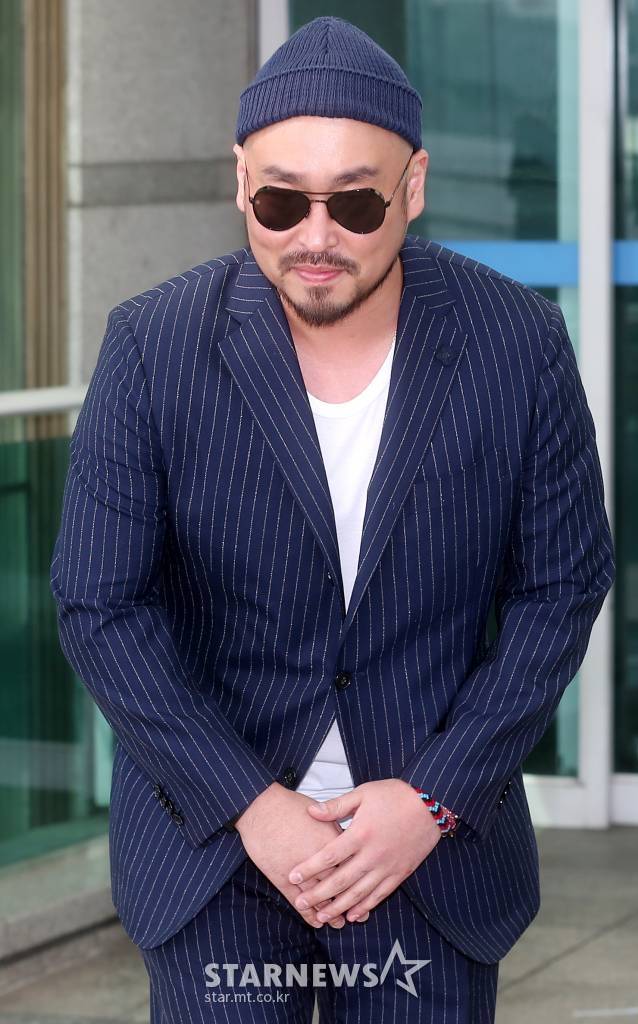 그룹 리쌍 길이 케이블채널 '쇼미더머니5' 북미 예선 심사 차 16일 오후 인천국제공항을 통해 출국하고 있다.   길은 지난 2014년 음주운전으로 프로그램에서 하차하고 활동을 중단한 뒤 2년 여만에 방송에 복귀한다. /사진=인천국제공항=홍봉진기자 honggga@