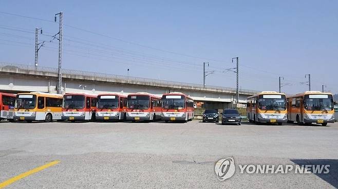 파업 돌입한 목포 시내버스 [연합뉴스 자료]