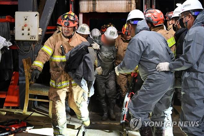 봉화 광산 매몰사고 광부들 '무사 생환'…221시간 만의 기적 자료사진