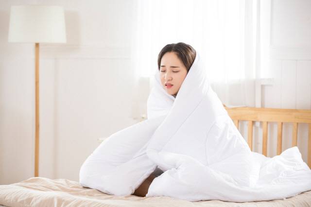 물을 많이 마시고 음식을 30회 이상 씹는 습관은 체온을 올리는 데 도움이 된다./사진=클립아트코리아