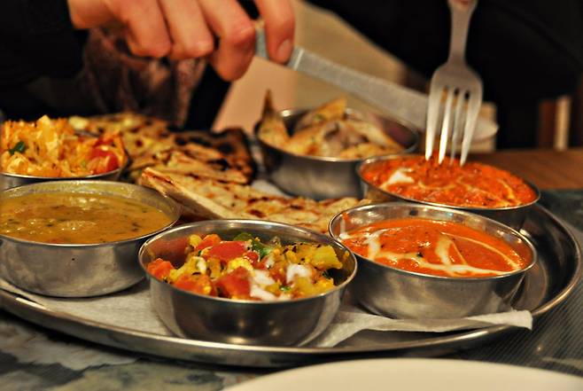 인도 전통 음식 탈리 / 사진 = flickr