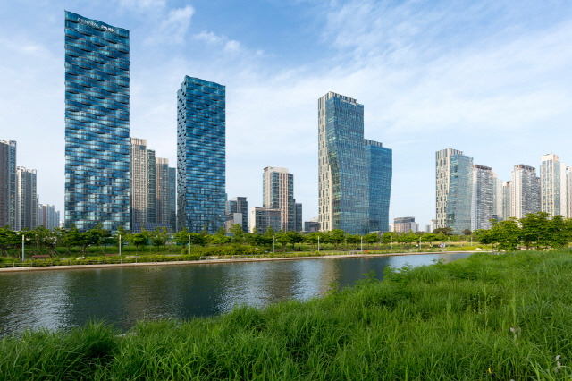 공원 근처에 사는 것이 암 발생 위험을 낮춘다는 연구 결과가 나왔다./사진=클립아트코리아