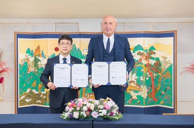 구찌와 문화재청의 '경복궁 보존 활용을 위한 사회 공헌' 협약 체결. 사진=연합