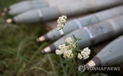 우크라이나 내 러시아 측 민병대가 사용한 포탄들[타스 연합뉴스 자료사진]