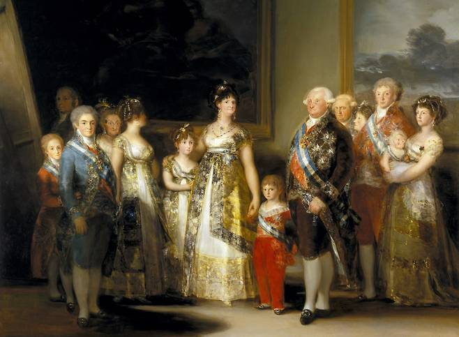 카를로스 4세 가족. 실권자인 왕비가 센터에 서자, 왕이 한발짝 내밀었고, 왕자도 따라했다.