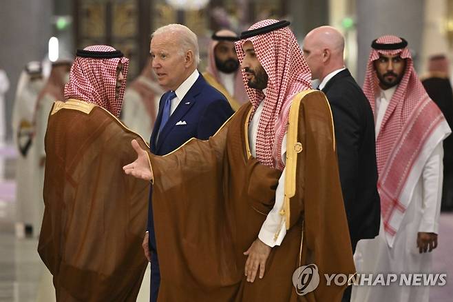 조 바이든 미국 대통령과 사우디 왕세자 [AP 연합뉴스 자료사진. 재판매 및 DB 금지]