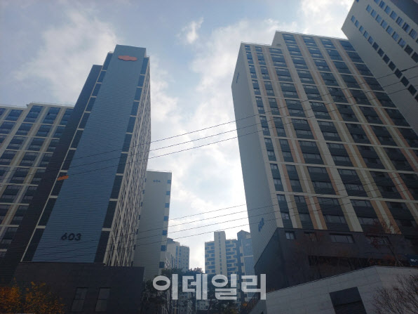 경기 성남시 금광동 `e편한세상 금빛 그랑메종` 아파트 전경.(사진-박종화 기자)