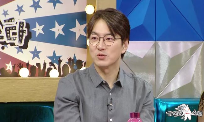 Actor Song Il-gook will appear on  ⁇ Radio Star ⁇  for the first time in 24 years since his debut.The MBC entertainment program  ⁇  Radio Star  ⁇ , which is broadcasted on the 16th, is decorated with Song Il-gook, Bae Hae-sun, Jung Dong-won, Cho Hye-ryun, and Trix.Song Il-gook made his debut as an MBC bond talent in 1998 and established his position as an actor by accumulating big filmography such as drama  ⁇   ⁇   ⁇   ⁇   ⁇ ,  ⁇   ⁇   ⁇   ⁇   ⁇   ⁇   ⁇ ,  ⁇   ⁇   ⁇   ⁇   ⁇   ⁇   ⁇   ⁇ .Then, the parenting entertainer  ⁇  Superman came back and appeared in the  ⁇   ⁇   ⁇ , and released the parenting routine with the three Twins son Korea, the Republic of Korea, and the hurray, and mass-produced a lot of aunt LAN.Song Il-gook, the first visit to  ⁇  Radio Star  ⁇  24 years after his debut, captures MCs with uninterrupted talk.First of all, the three Twins Koreahurray, who was loved by viewers as a nephew of the Korean Ransun, tells the recent situation of the three-color trio that has grown up in a storm, especially the second one, revealing the witty talk and unexpected resemblance of Min-guk, drawing laughter.Song Il-gook also reveals the parenting know-how of Korea hurray, which captivated the parents of All states.In addition, he recalls the legendary dumplings of the three-legged dumplings and confides in the behind-the-scenes.On this day, Song Il-gook recorded the highest audience rating of 51.9%, and released the story of the process of  ⁇   ⁇   ⁇   ⁇   ⁇   ⁇   ⁇   ⁇   ⁇   ⁇   ⁇ , which is called Legend historical drama.Song Il-gook is also going to tell a funny episode that was unexpectedly disturbed by the horse during the drama.On the other hand, Song Il-gook reveals the story of the third hurray resembling me, and the success of the bloody tears due to the absurdity and curiosity similar to the hurray in another historical drama.All states parents Song Il-gooks parenting know-how behind the scenes captivated the comrades. It broadcasts at 11:10 pm on the 16th.Providing MBC.