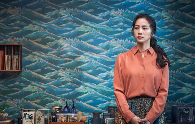 탕웨이, 박해일 주연의 영화 '헤어질 결심'은 '마침내', '붕괴' 등의 독특한 문어체 대사가 화제가 됐다. CJ ENM 제공