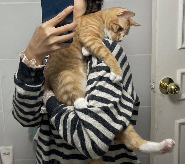 목욕을 강력하게 거부하는 태오의 발짓