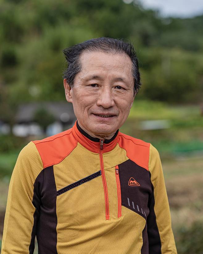 청산수산악회 설립자인 김철규 회장도 1만 봉 넘게 등정한 등산 고수다.